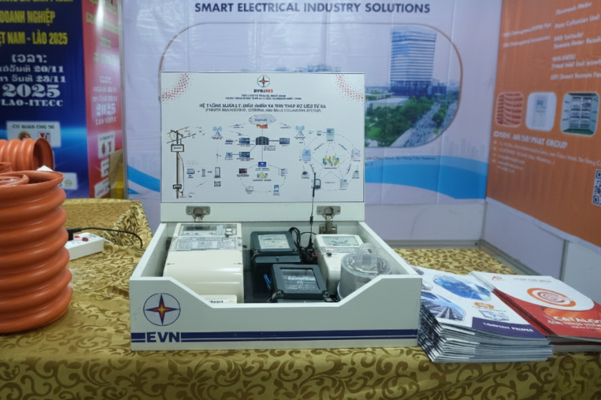 thiet-bi-dien-adp-tham-gia-hoi-cho-giao-thuong-viet-nam-lao-2025